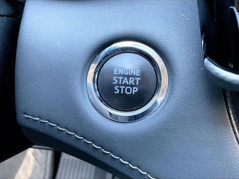 Used 2023 Toyota Highlander Platinum FWD image 29