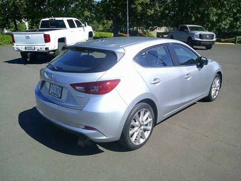 Used 2017 MAZDA MAZDA3 Touring FWD image 5