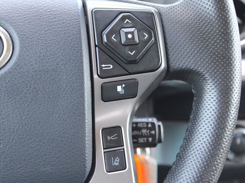 Used 2019 Toyota Tacoma SR5 AWD/4WD image 29
