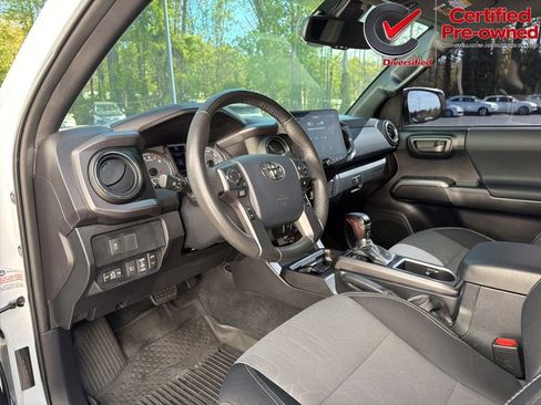 Used 2020 Toyota Tacoma TRD Off-Road AWD/4WD image 51
