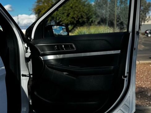 Used 2017 Ford Explorer XLT w/ Equipment Group 201A image 26