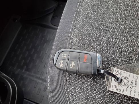 Used 2023 RAM ProMaster 2500 image 14