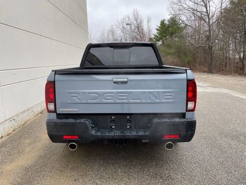 Certified 2025 Honda Ridgeline Black Edition image 8