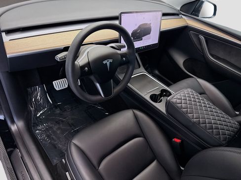 Used 2023 Tesla Model Y Performance AWD/4WD image 7