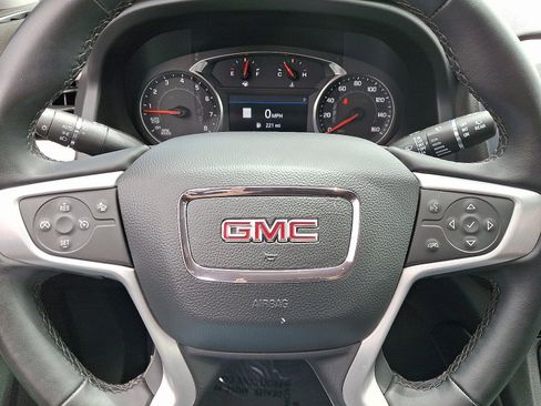 Used 2023 GMC Acadia SLT image 22