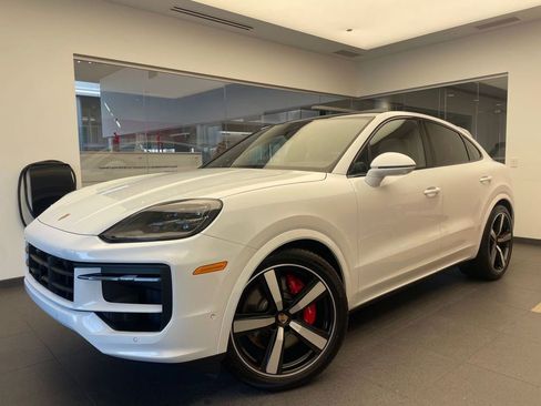 Used 2026 Porsche Cayenne S AWD/4WD image 1