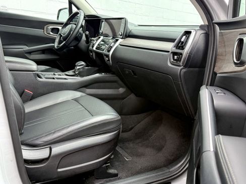 Used 2023 Kia Sorento S w/ Panoramic Sunroof Package AWD/4WD image 12
