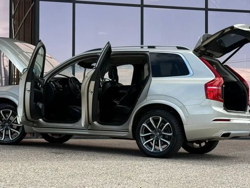 Used 2016 Volvo XC90 T6 Momentum w/ Momentum Plus Package AWD/4WD image 29
