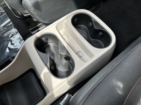 Used 2019 Chrysler Pacifica L FWD image 27