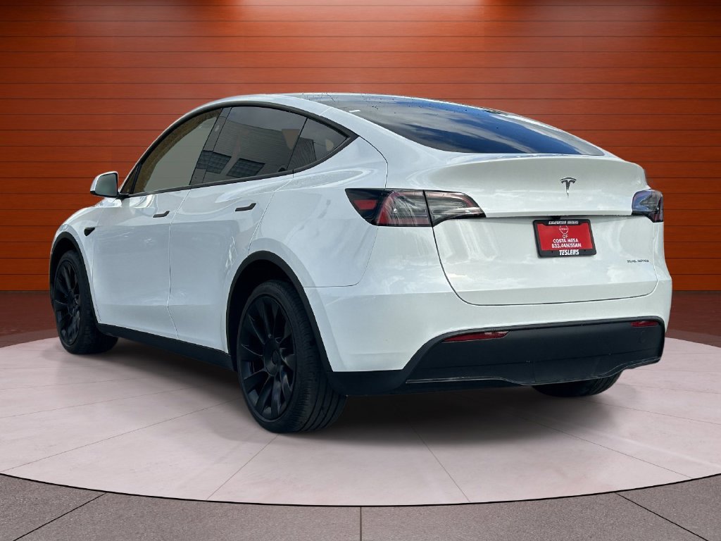 Used 2024 Tesla Model Y Long Range AWD/4WD image 2
