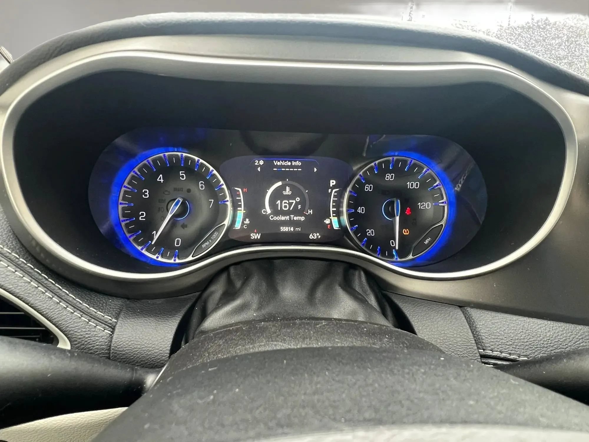 Used 2021 Chrysler Pacifica Touring-L w/ Uconnect Theater Family Group FWD image 16