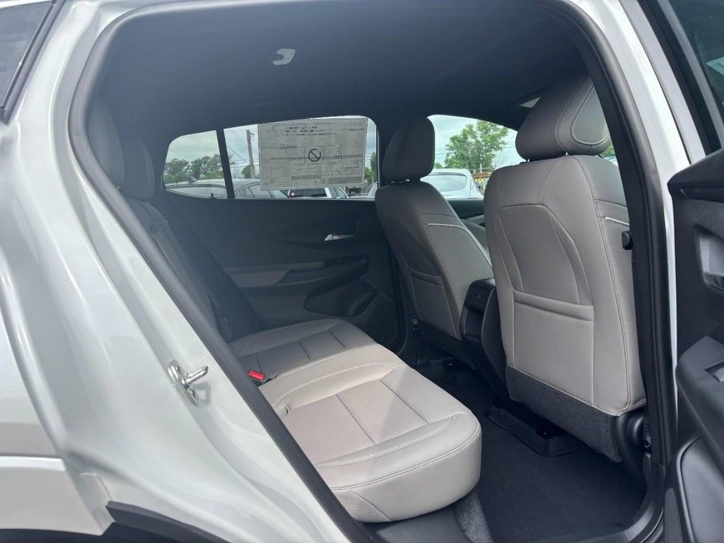 New 2026 Buick Envista Sport Touring FWD image 5