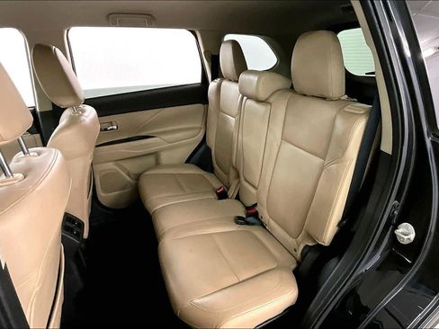 Used 2020 Mitsubishi Outlander SE image 22