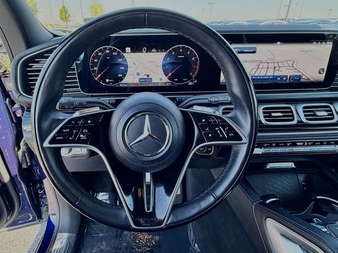 Used 2025 Mercedes-Benz Maybach GLS 600 4MATIC image 23
