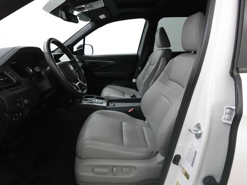 Used 2023 Honda Passport EX-L image 12