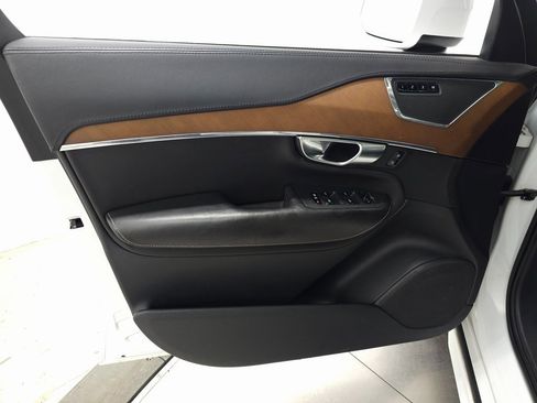 Used 2016 Volvo XC90 T6 Inscription w/ Vision Package image 13