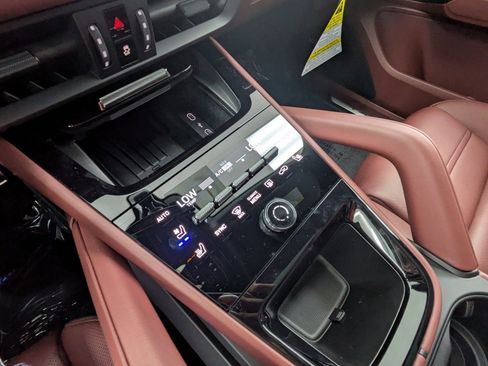 New 2026 Porsche Cayenne S image 18