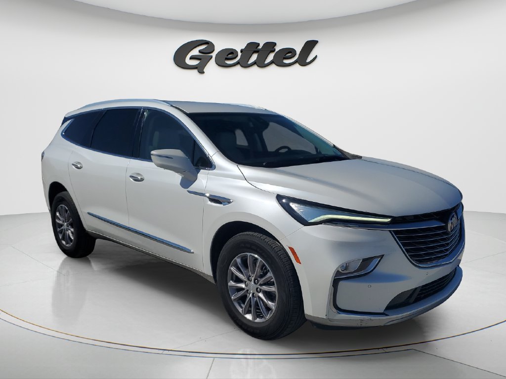 Used 2022 Buick Enclave Essence w/ Sound and Sites Package FWD image 3