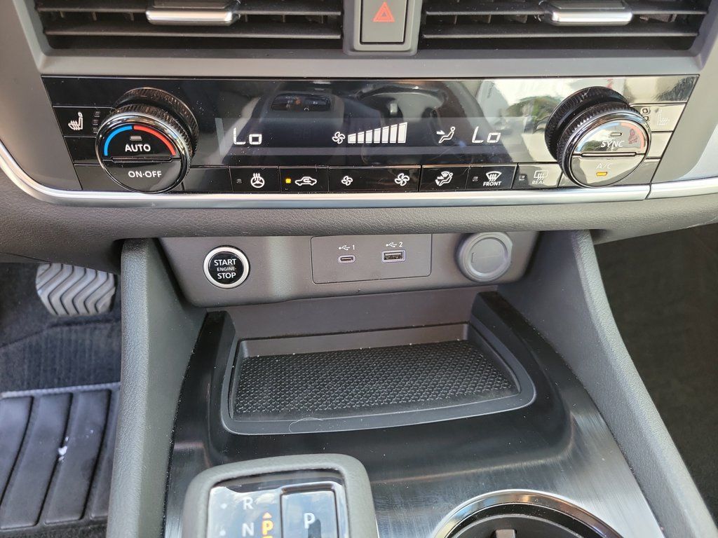 Used 2023 Nissan Rogue SV w/ SV Premium B Package FWD image 33