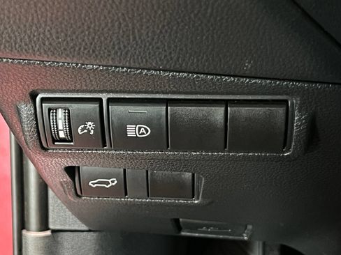 Used 2022 Toyota Corolla Cross XLE w/ Convenience Package AWD/4WD image 34