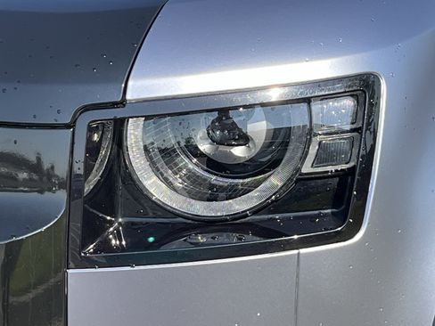Used 2023 Land Rover Defender 110 X-Dynamic SE AWD/4WD image 12