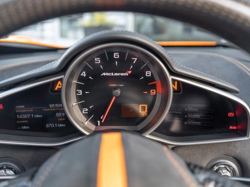 Used 2013 McLaren MP4-12C Spider image 16