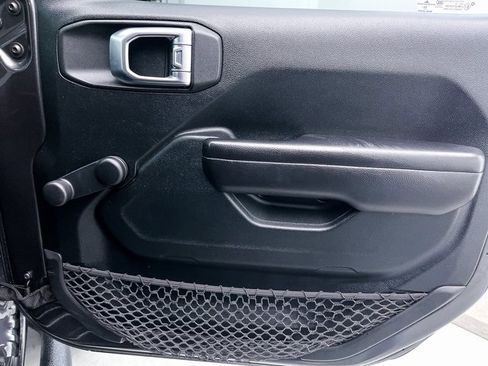 Used 2020 Jeep Gladiator Sport w/ Trailer Tow Package image 27