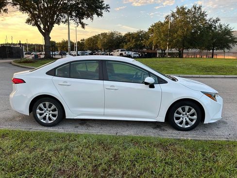Used 2021 Toyota Corolla LE FWD image 7