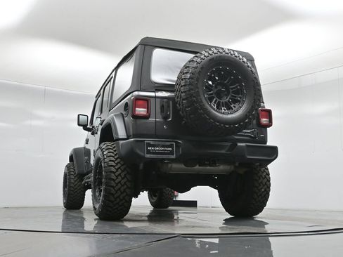 Used 2018 Jeep Wrangler Unlimited Sport image 46