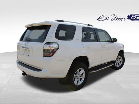 Used 2020 Toyota 4Runner SR5 image 5
