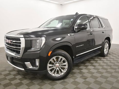 Used 2023 GMC Yukon SLT image 2