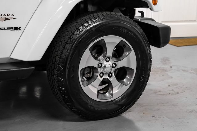 Used 2018 Jeep Wrangler Sahara w/ Connectivity Group AWD/4WD image 41