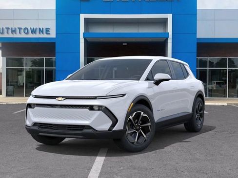 New 2026 Chevrolet Equinox EV LT image 6