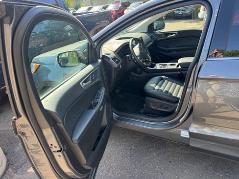 Certified 2024 Ford Edge SEL w/ Convenience Package AWD/4WD image 9