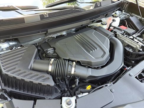 Certified 2025 GMC Acadia AT4 w/ Super Cruise Package AWD/4WD image 24