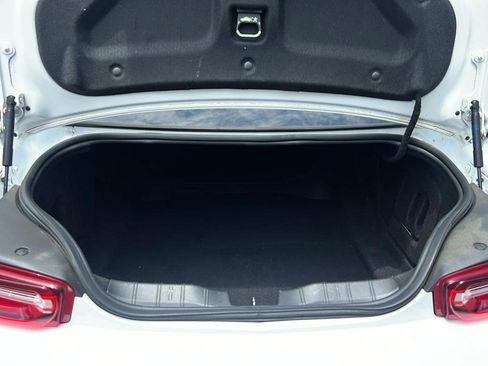 Used 2021 Chevrolet Camaro LT RWD image 9