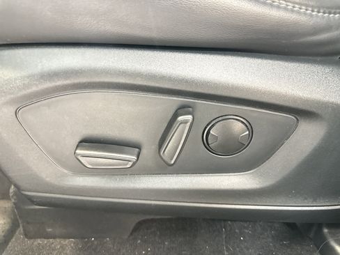 Used 2023 Ford Explorer XLT w/ Equipment Group 202A image 21