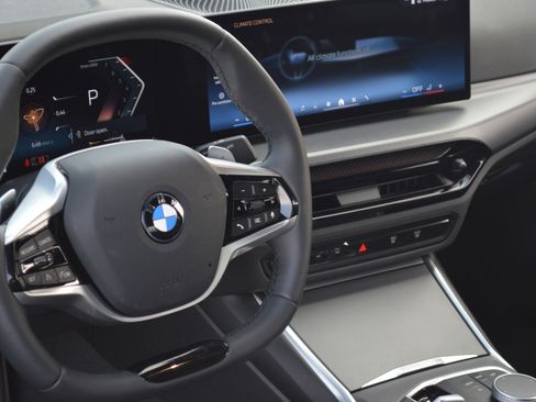 Used 2025 BMW 230i Coupe w/ M Sport Package image 24