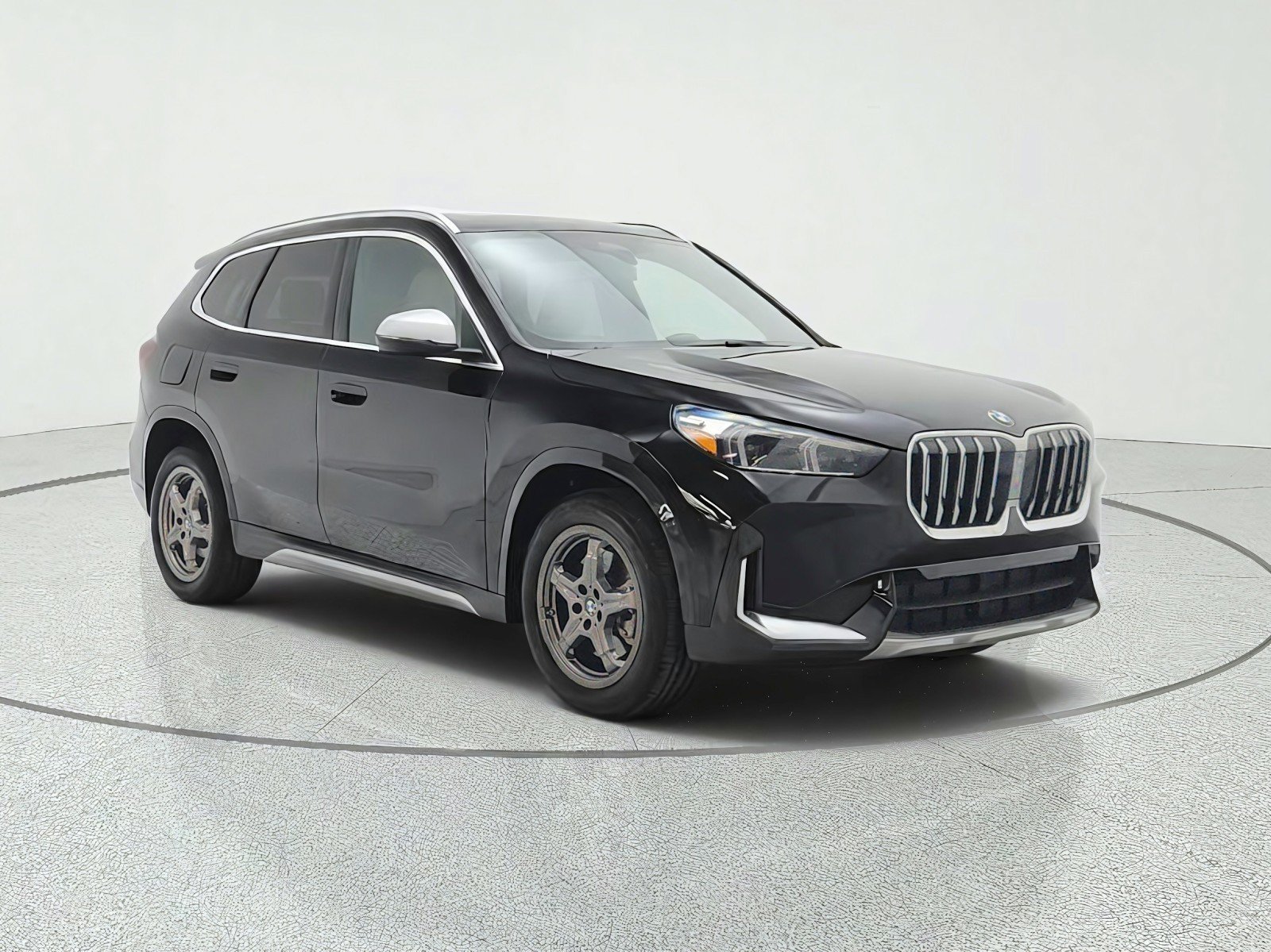 Used 2023 BMW X1 xDrive28i w/ Convenience Package AWD/4WD image 3