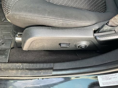 Used 2017 Dodge Journey SXT w/ Premium Group image 3