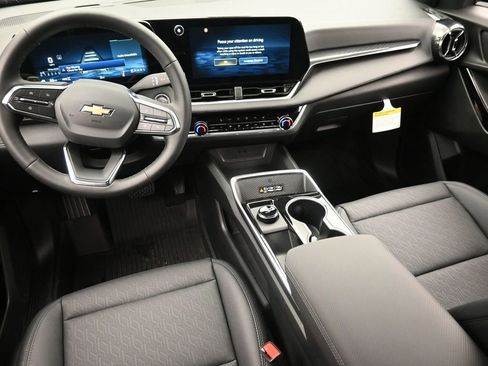 New 2026 Chevrolet Equinox LT w/ Convenience Package II image 12