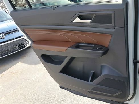 Certified 2023 Volkswagen Atlas SE w/ Panoramic Sunroof Package image 13