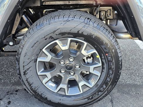 New 2026 Jeep Gladiator Sahara AWD/4WD image 9