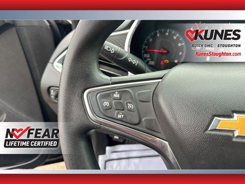 Used 2017 Chevrolet Malibu LT image 28