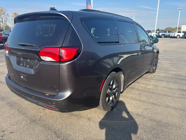 Used 2018 Chrysler Pacifica Limited w/ Advanced Safetytec Group FWD image 5
