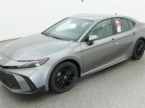 New 2026 Toyota Camry SE FWD image 2