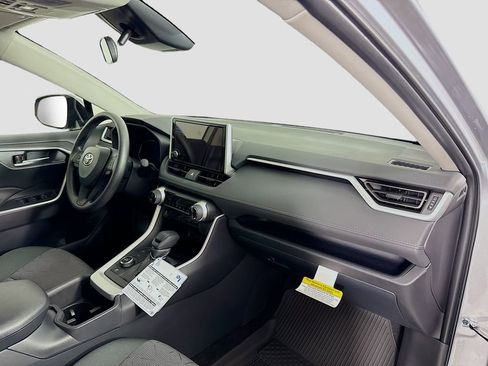 Used 2025 Toyota RAV4 XLE w/ Convenience Package image 19