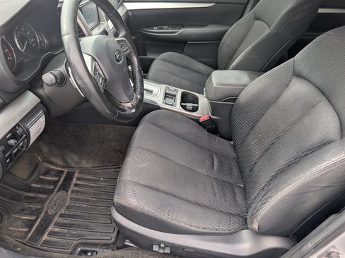 Used 2012 Subaru Outback 2.5i Premium w/ All-Weather Pkg AWD/4WD image 6
