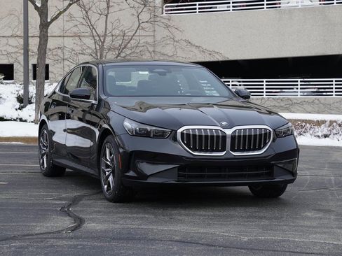 New 2026 BMW 530i xDrive image 1