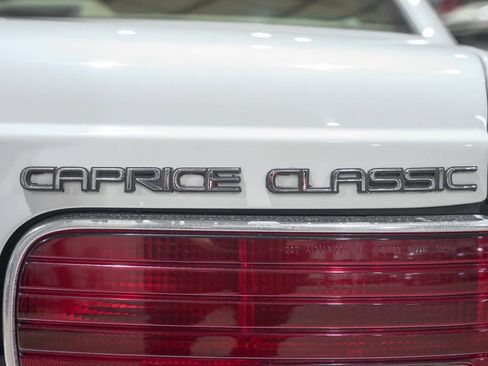 Used 1996 Chevrolet Impala SS RWD image 24